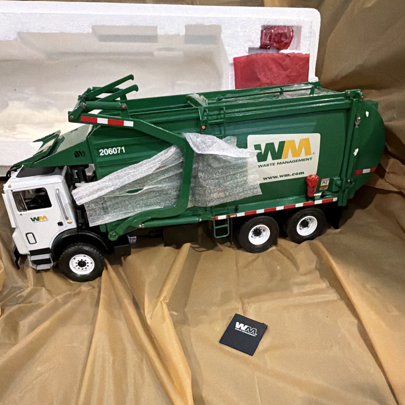 Waste Management WM Mack Garbage Truck 1:34 Diecast Green/White Unopened Box