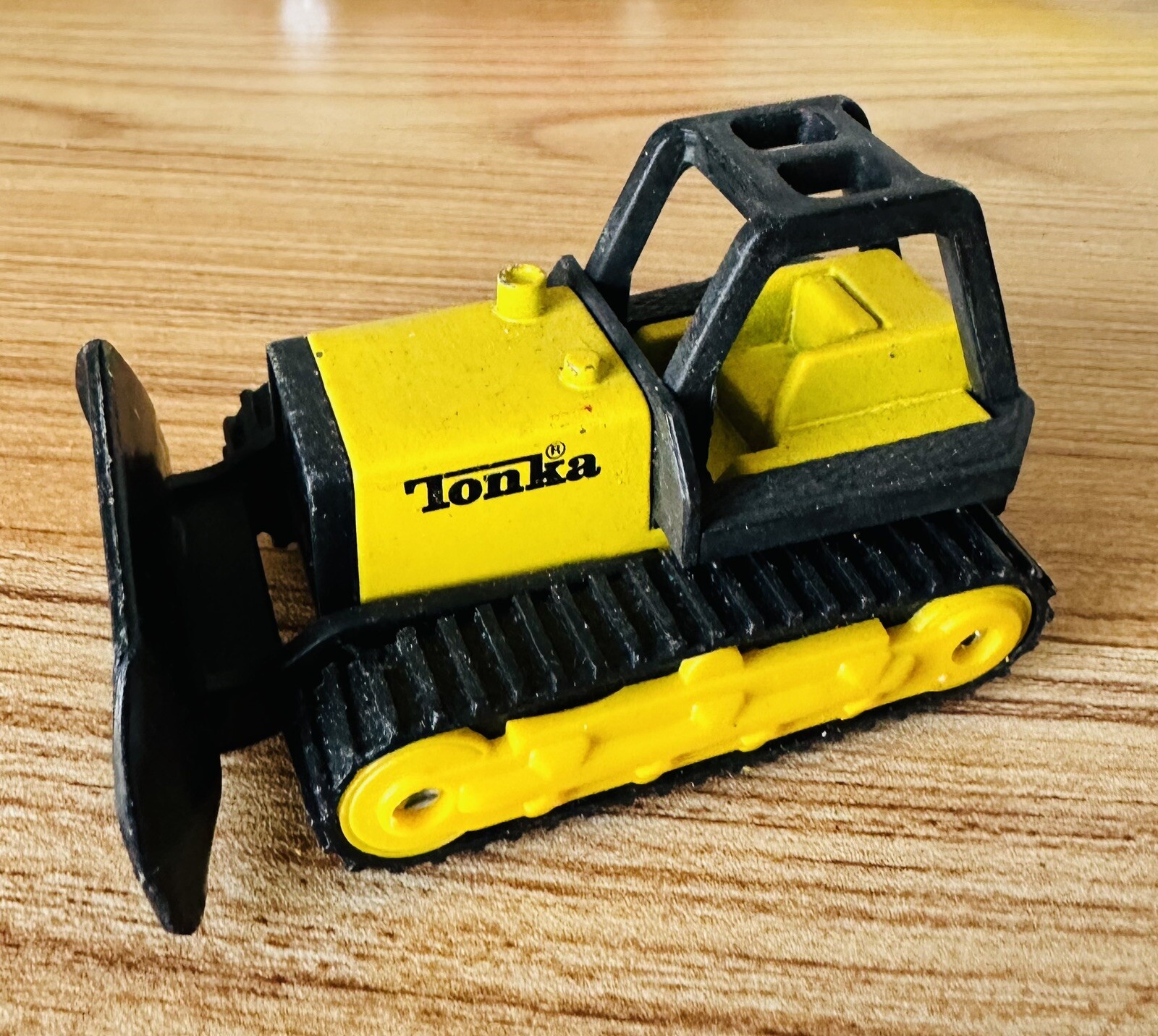 Vintage 1994 Tonka Yellow Bulldozer Diecast Dozer Construction Equipment Vehicle