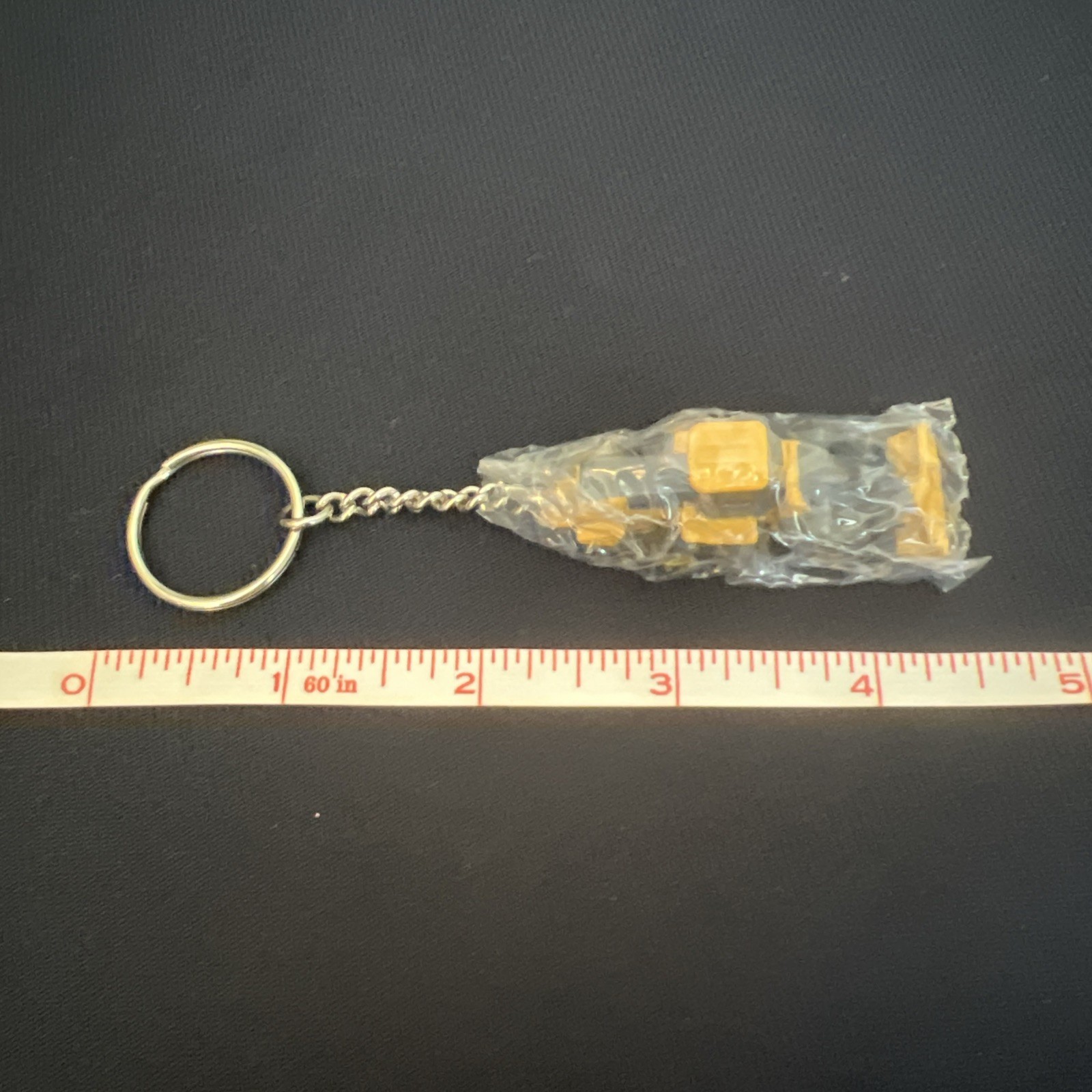 John Deere Ertl Tomy Construction Yellow Wheel Loader Keychain New In Pkg NWOT ￼