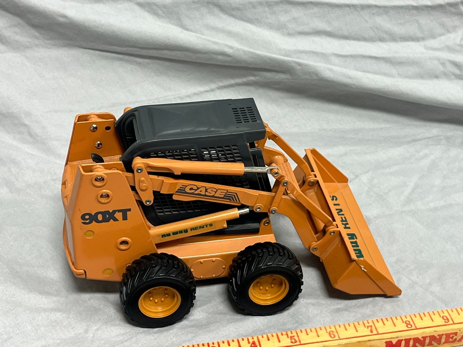 Case 90XT Diecast Skid Steer Loader 1:16 NU WAY RENTS Special Run Ertl
