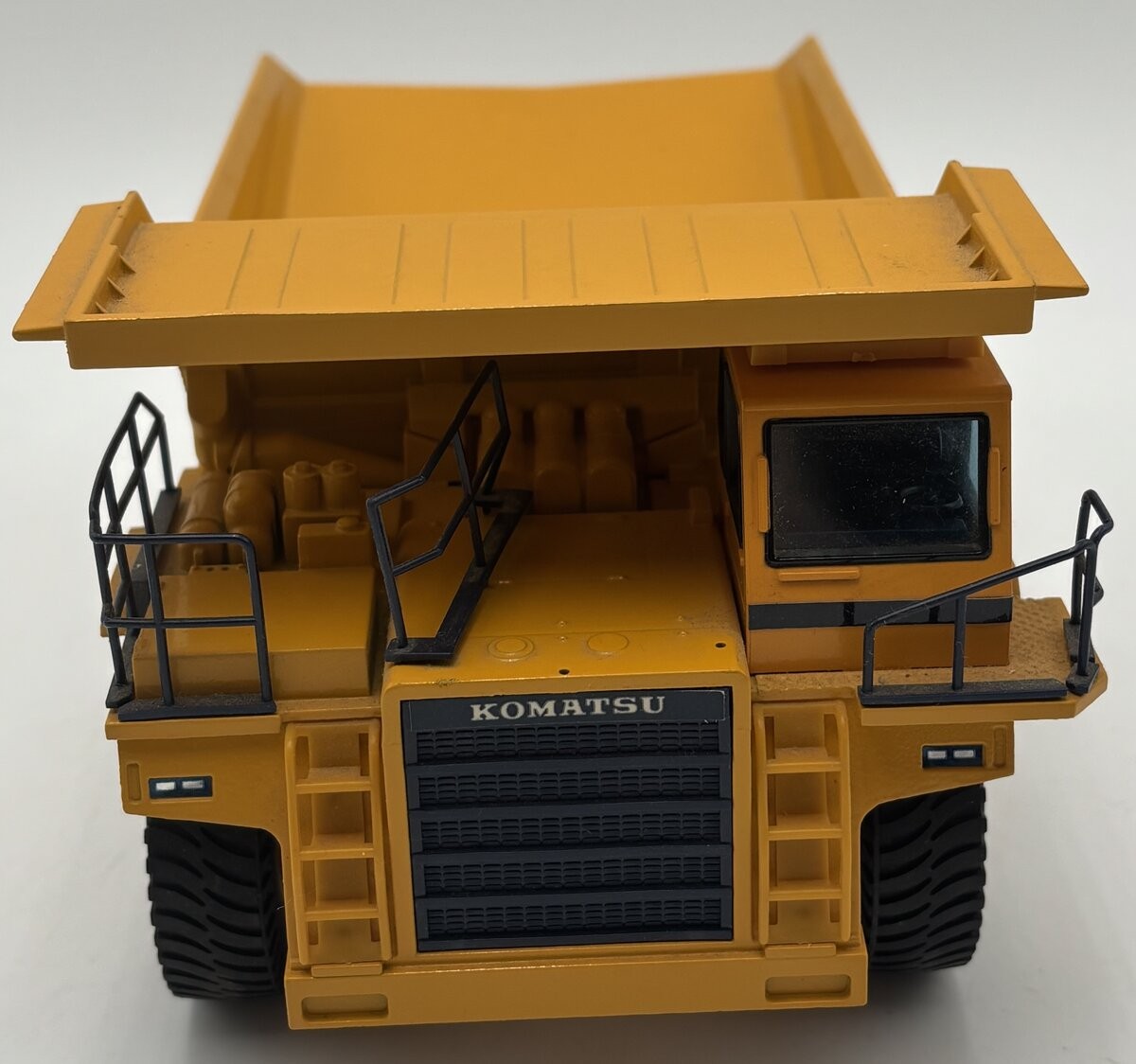 Shinsei 1:45 Scale Diecast Komatsu HD785 Dump Truck EX/Box