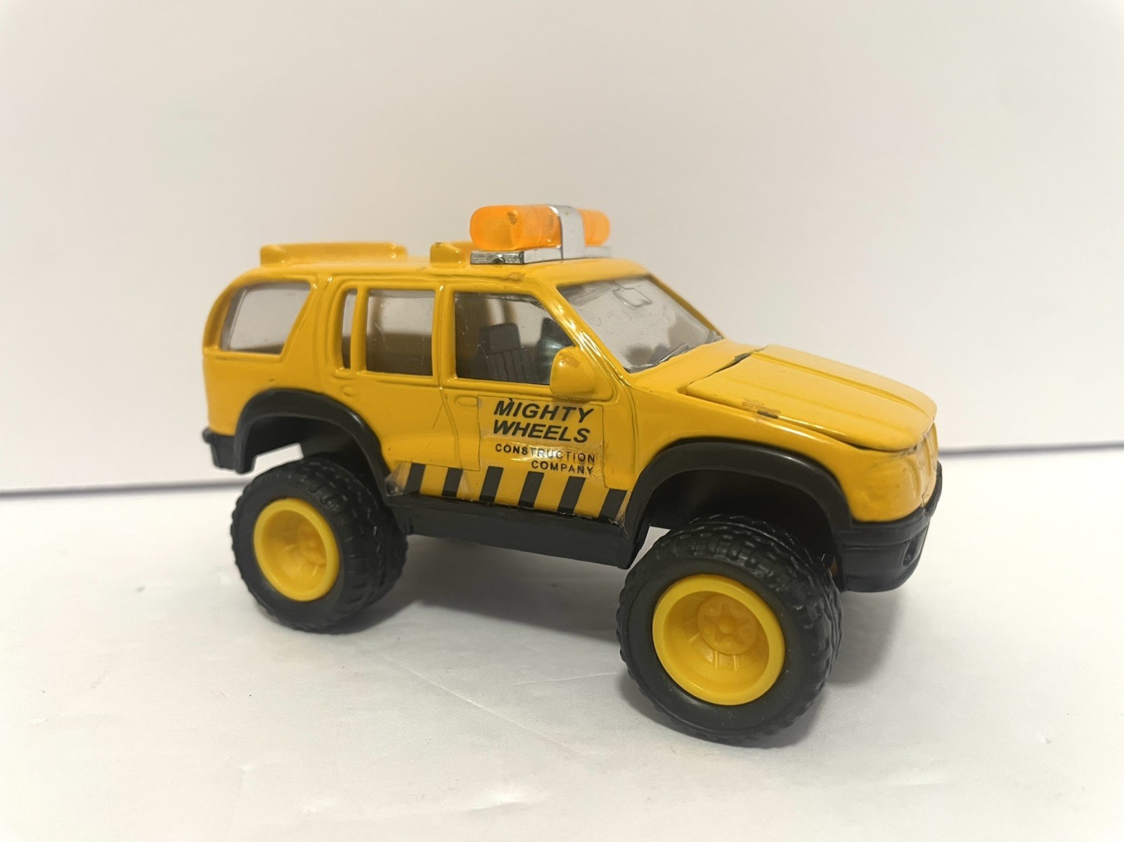 Soma Mighty Wheels Construction Company 4wd SUV Yellow Diecast 4″ Long