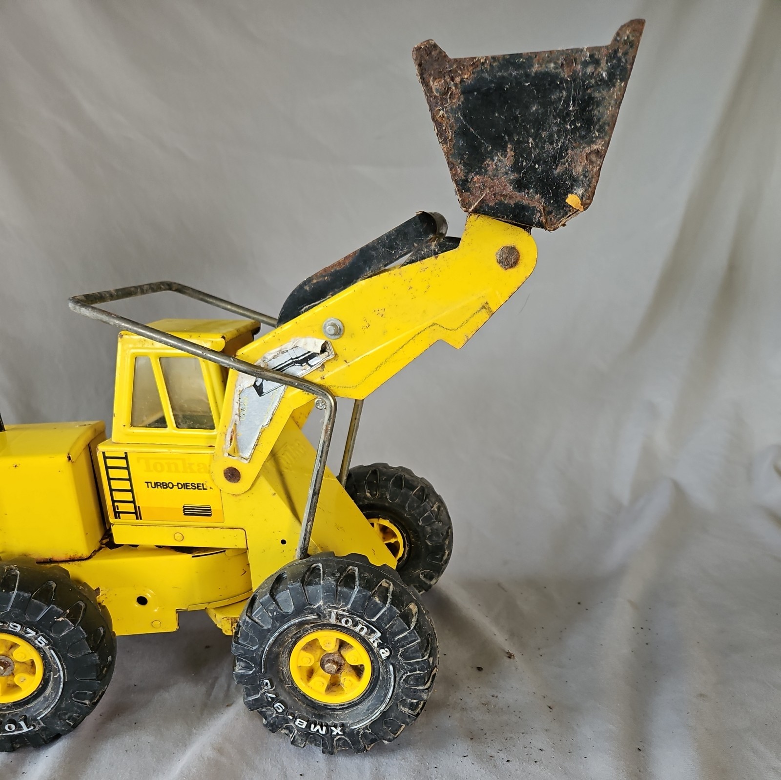 Vintage TONKA LOADER MIGHTY TURBO-DIESEL XMB-975 FRONT END BUCKET Rare Trl7