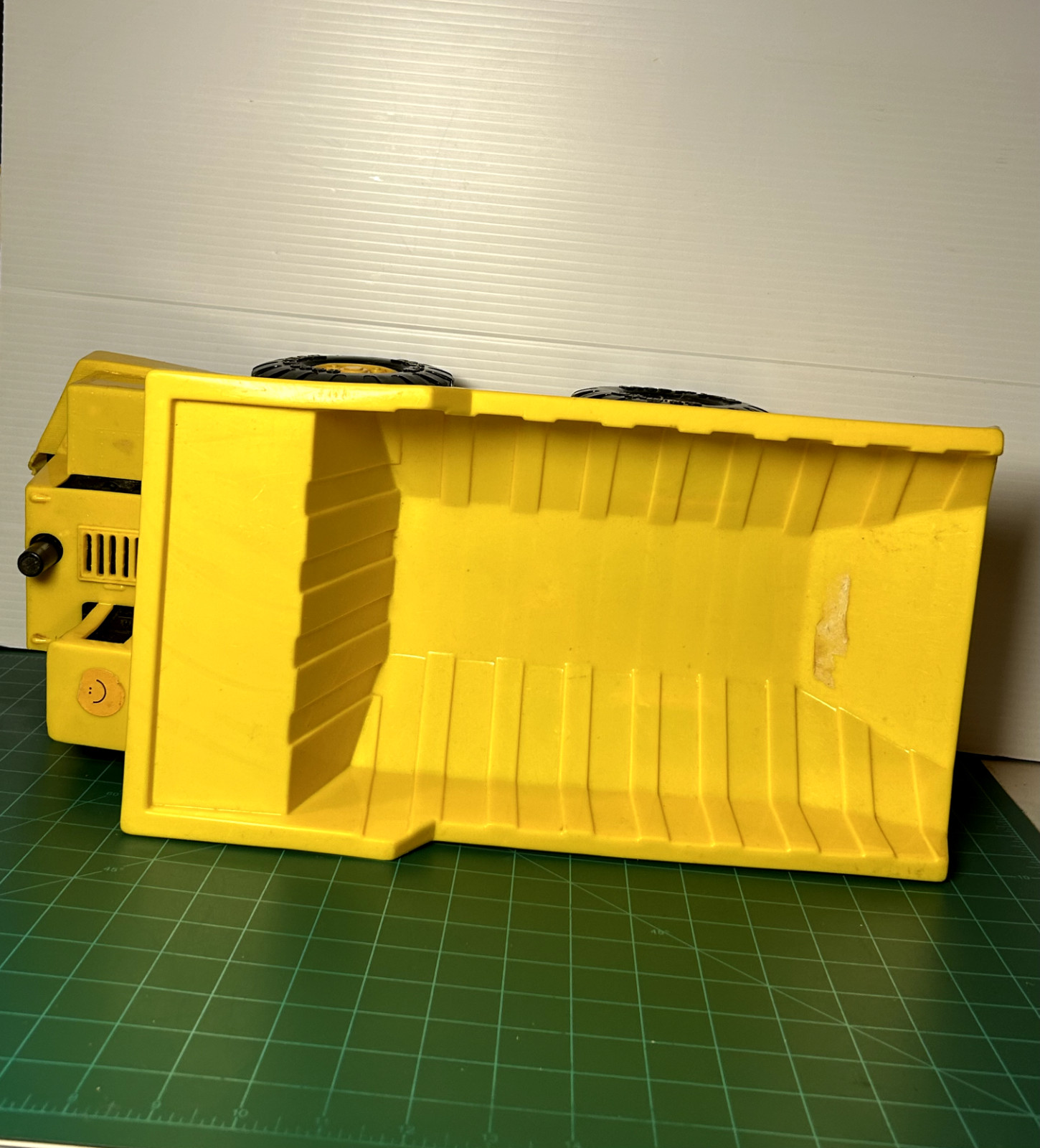 1989 Vintage Mighty Cat Dump Truck Toy Construction Vehicle
