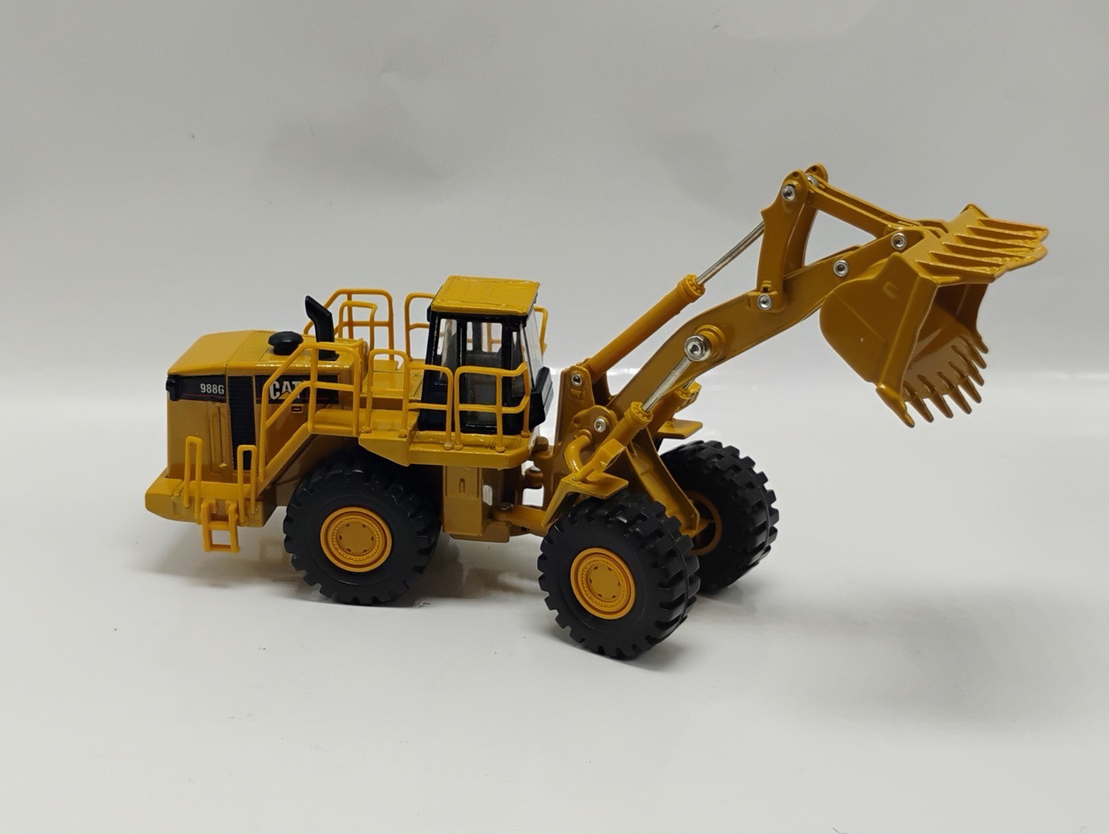 Norscot 1:64 Scale Cat Caterpillar 988G Front Wheel Loader