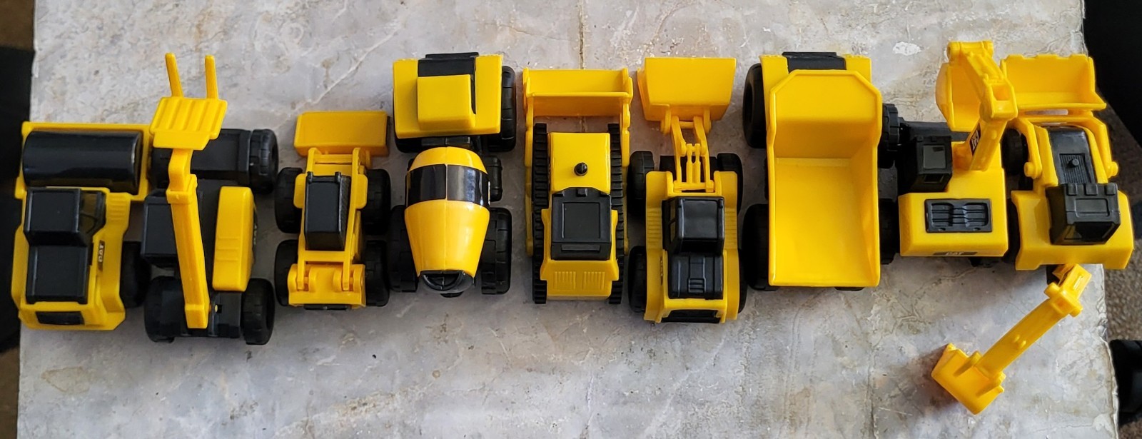 CAT Construction Toys, Little Machines Mega Set – 27+ Pieces