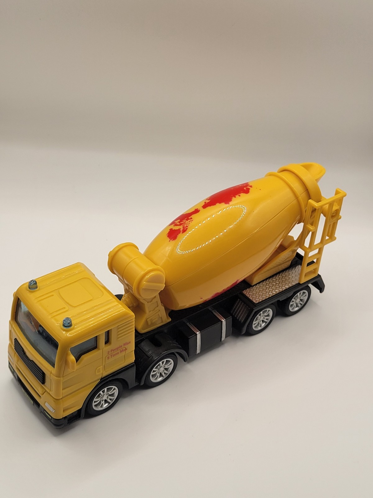 MAN COE Cement Mixer Truck 1:60 Scale Plastic Model Yellow Construction 6.25″