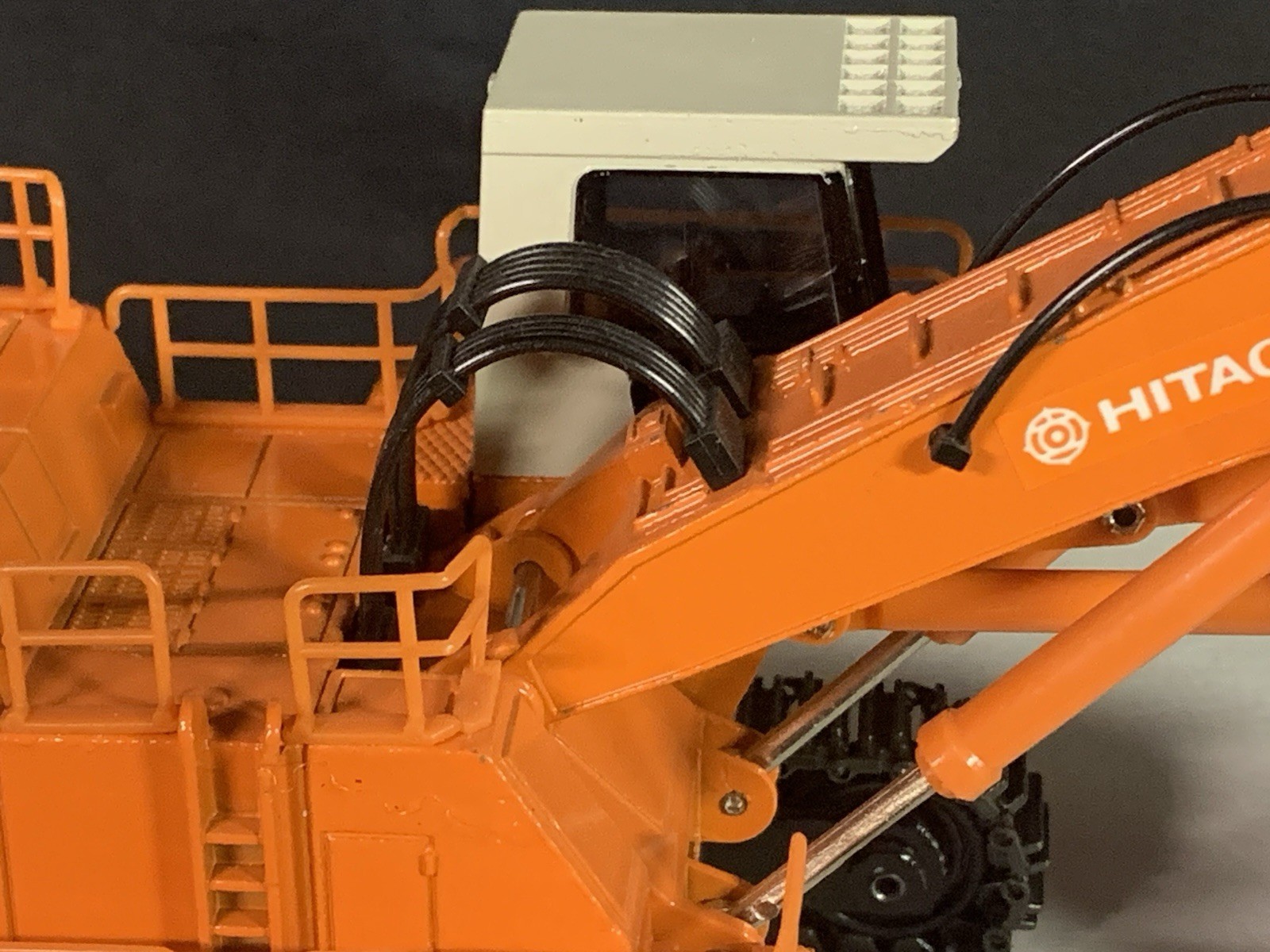 Shinsei Hitachi EX1800 1/60 Diecast Giant Excavator Mining Shovel w/Box