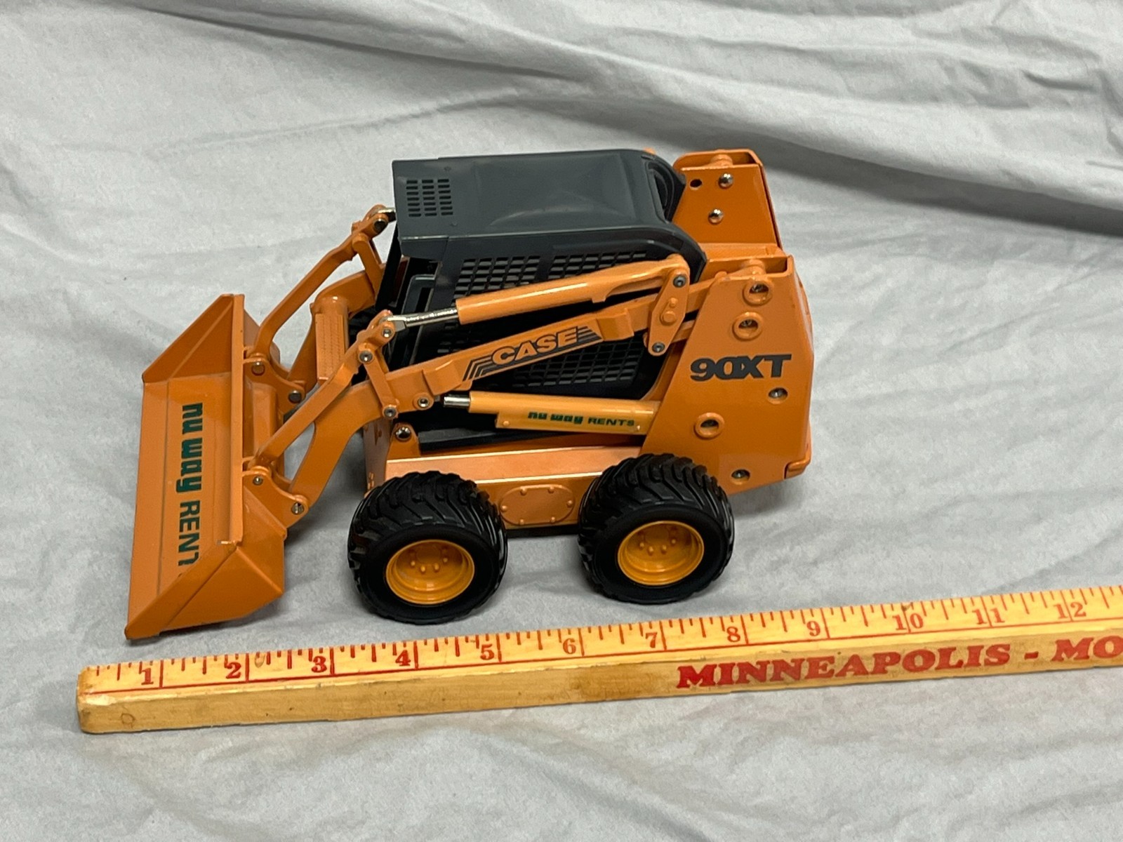 Case 90XT Diecast Skid Steer Loader 1:16 NU WAY RENTS Special Run Ertl