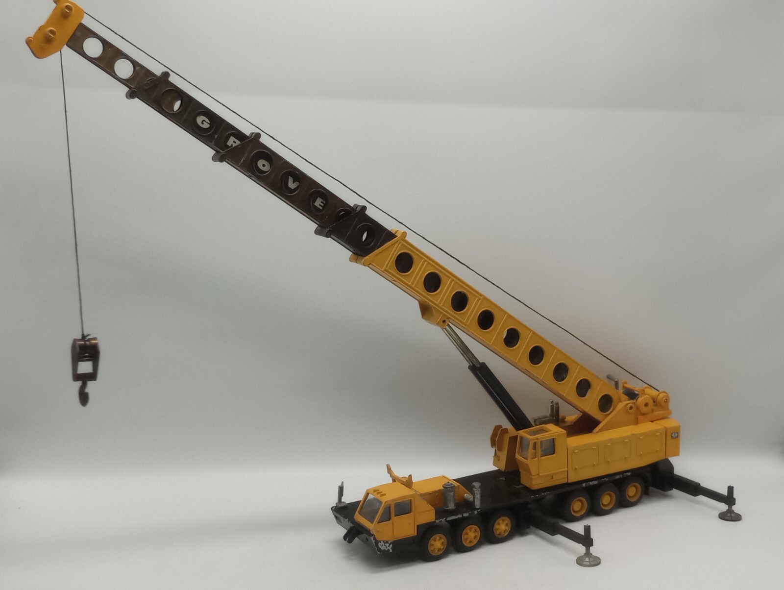 NZG 1:55 Scale Grove Extended 40″ Long Reach Boom Crane Needs 1 Stabilizer Foot