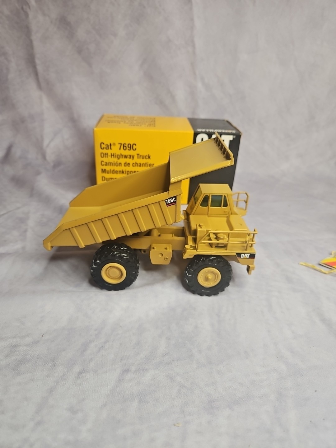 NZG 1:50 CAT 769C Dump Truck No.222 Die Cast Caterpillar Germany in box T44