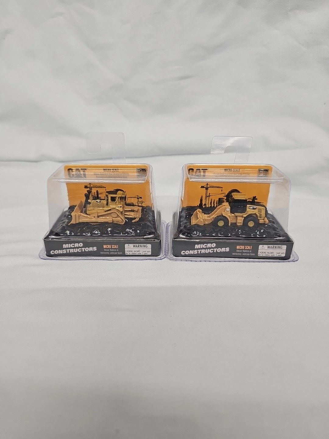 Diecast Masters CAT Micro Construction D8T TrackType Tractor & 950M Wheel Loader