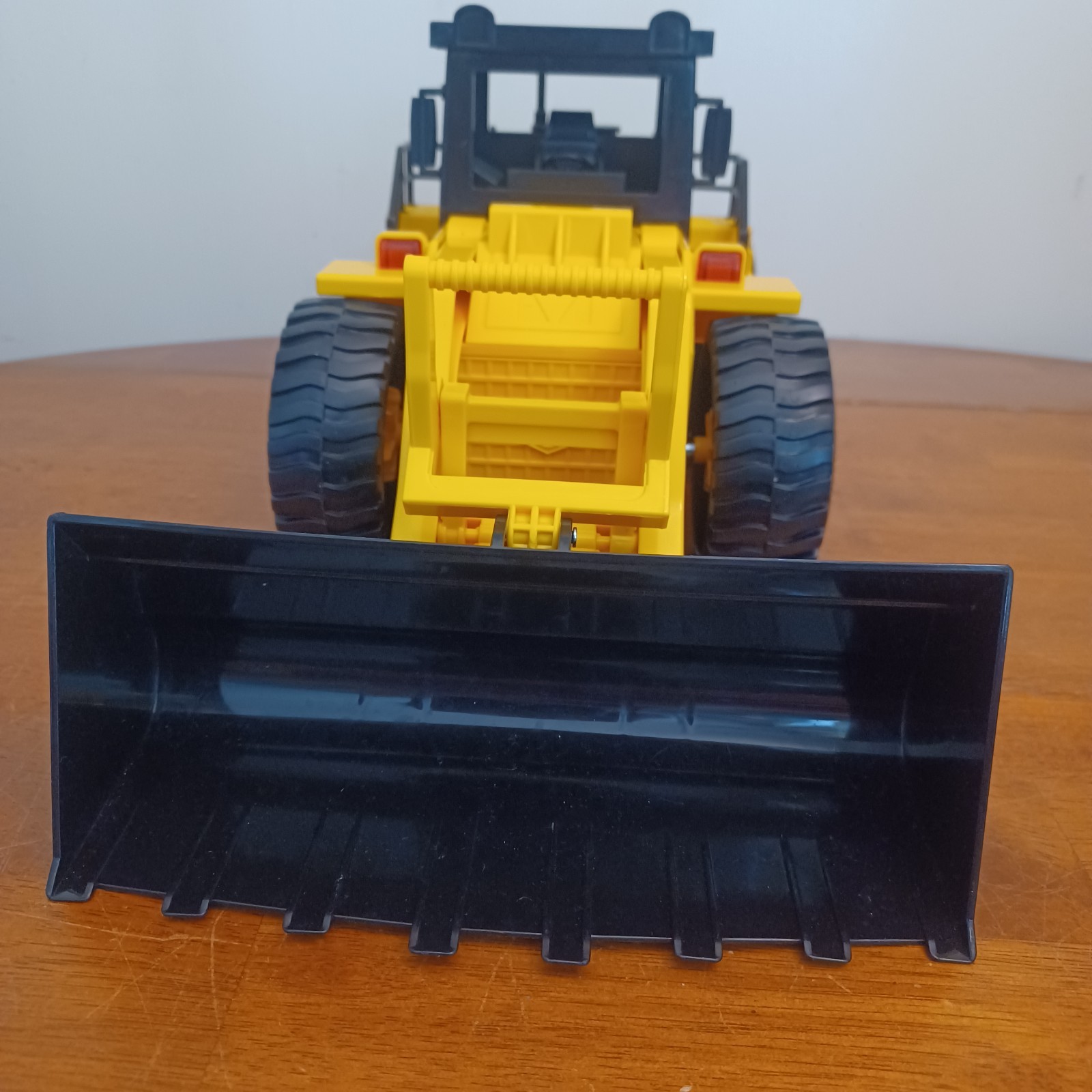 Driven by Battat Midrange Front End Loader Earthmover Heavy Equipment Toy Truck