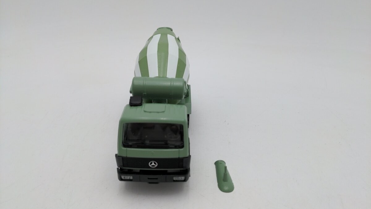 Conrad 2222 1:50 Scale Die-Cast Green/White Betonmischer 2222B 6×4 Cement Mixer