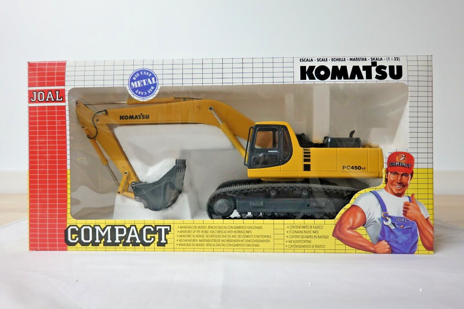 JOAL 194 KOMATSU PC450LC-6 EXCAVATOR W/RUBBER TRACKS 1:32 SCALE N.I.B.