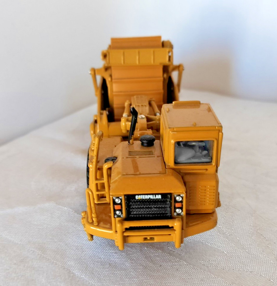 Norscot Caterpillar 623G Elevating Scraper 1:50 Yellow Diecast Metal Vehicle