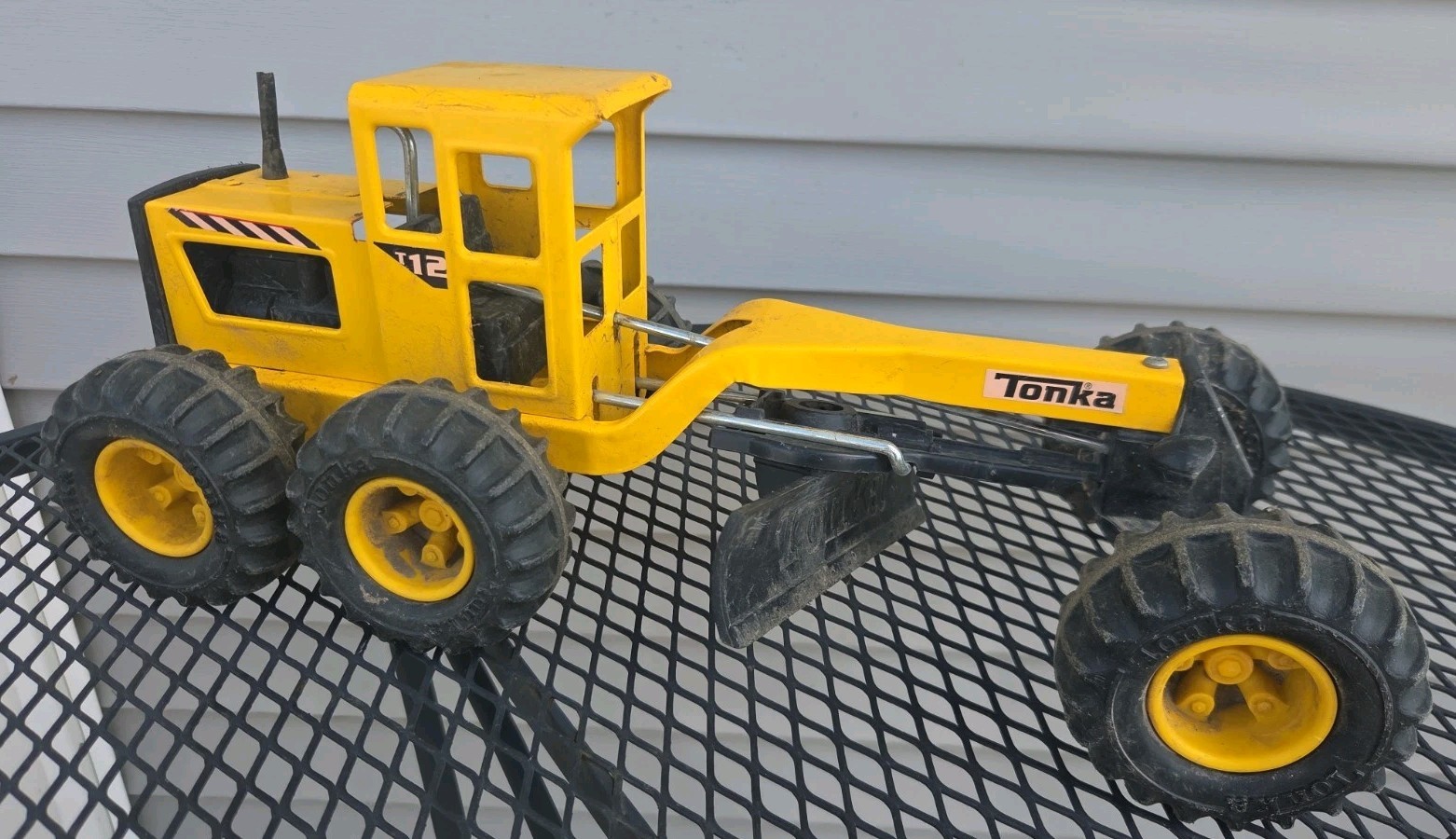 Tonka MR-970 Road Grader #16180 Yellow Pressed Metal/Plastic Toy 2012-Hasbro