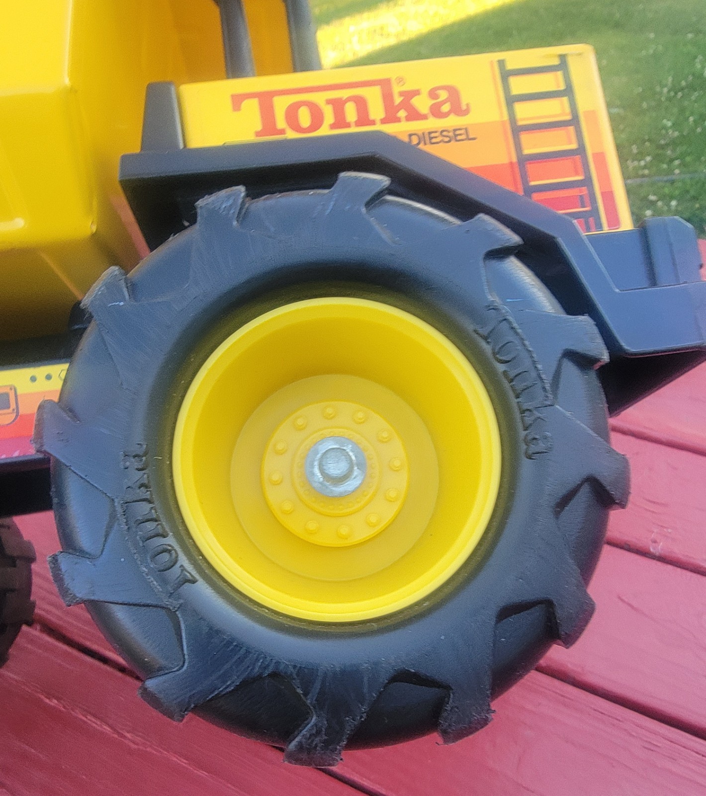 Tonka Turbo-Diesel Dump Truck Construction Vehicle Yellow/Black