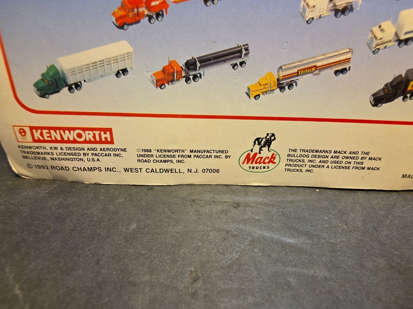 Vintage 1993 Road Champs HO Scale Die-Cast Kenworth Mack Log Truck New MOC 1:87