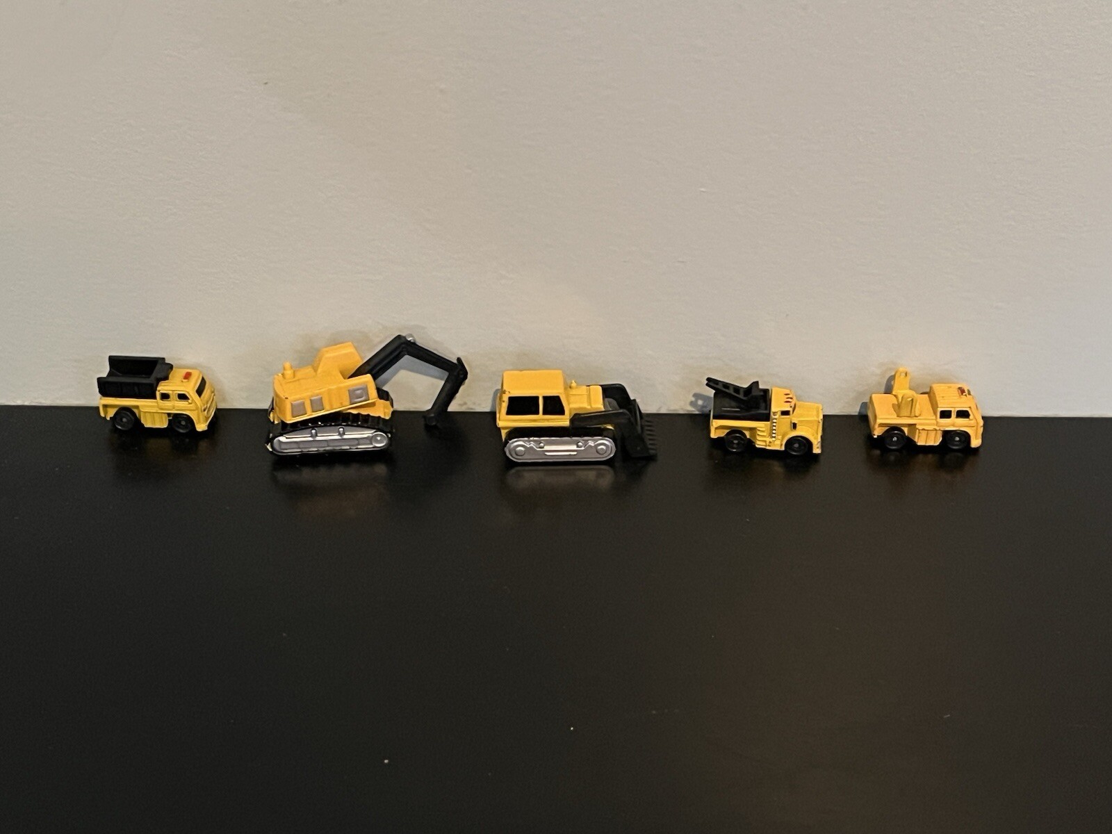 Construction Vehicle Lot Of 10 – Diecast Cement Truck Loader Digger Crane Toy