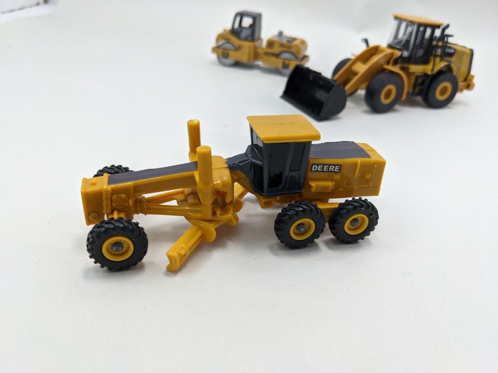 Ertl John Deere Road Scraper , HD Cat Loader, Hot Wheels Steam Press Lot Of 3