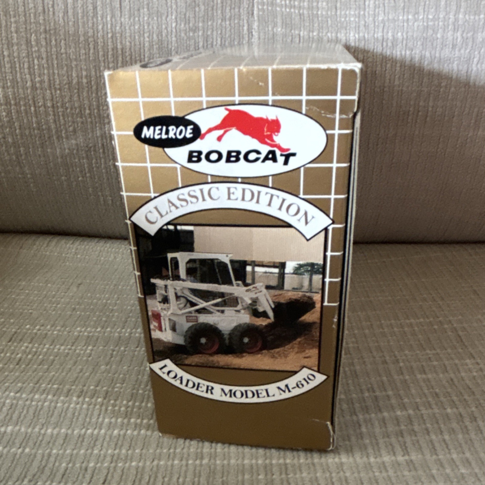 Melroe Bobcat Loader Model 610 Classic Edition 1:25 Diecast Metal