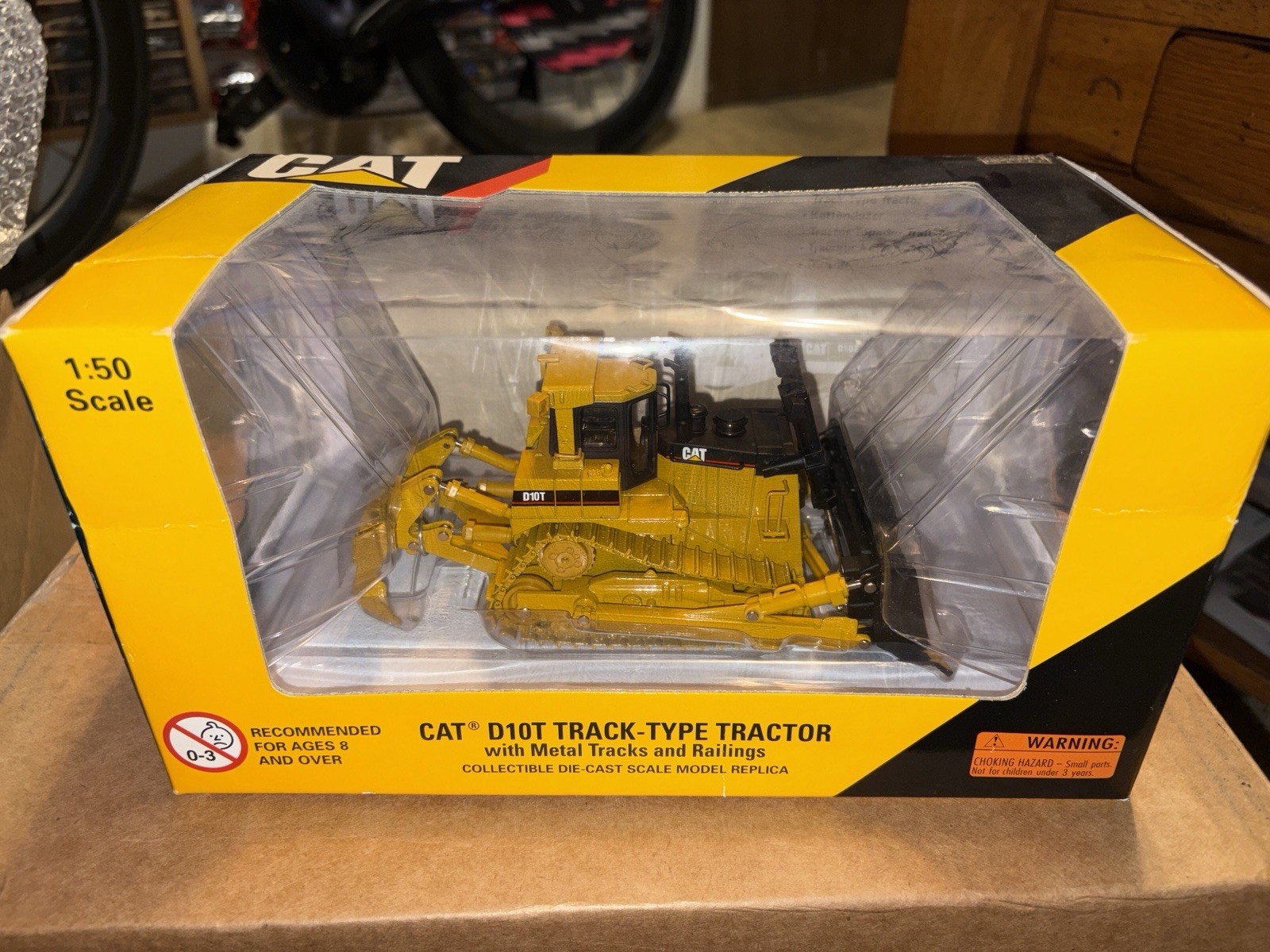 NEW Norscot 1:50 CAT D10T Track-Type Tractor Diecast Metal Tracks 55158