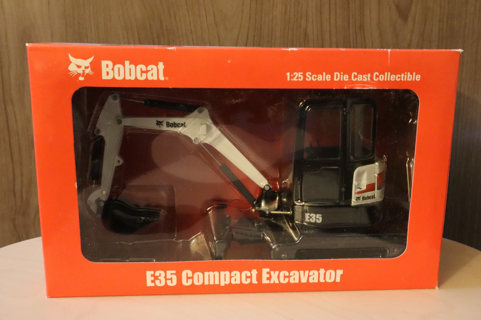 Bobcat 1:25 Scale Diecast Collectible E35 Compact Excavator