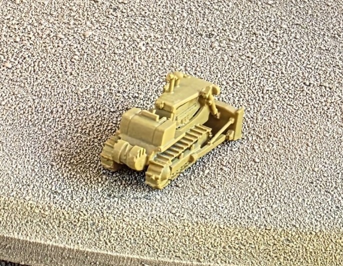 One 1/160 N scale Caterpillar D8 bulldozer, yellow! EXCLUSIVE!