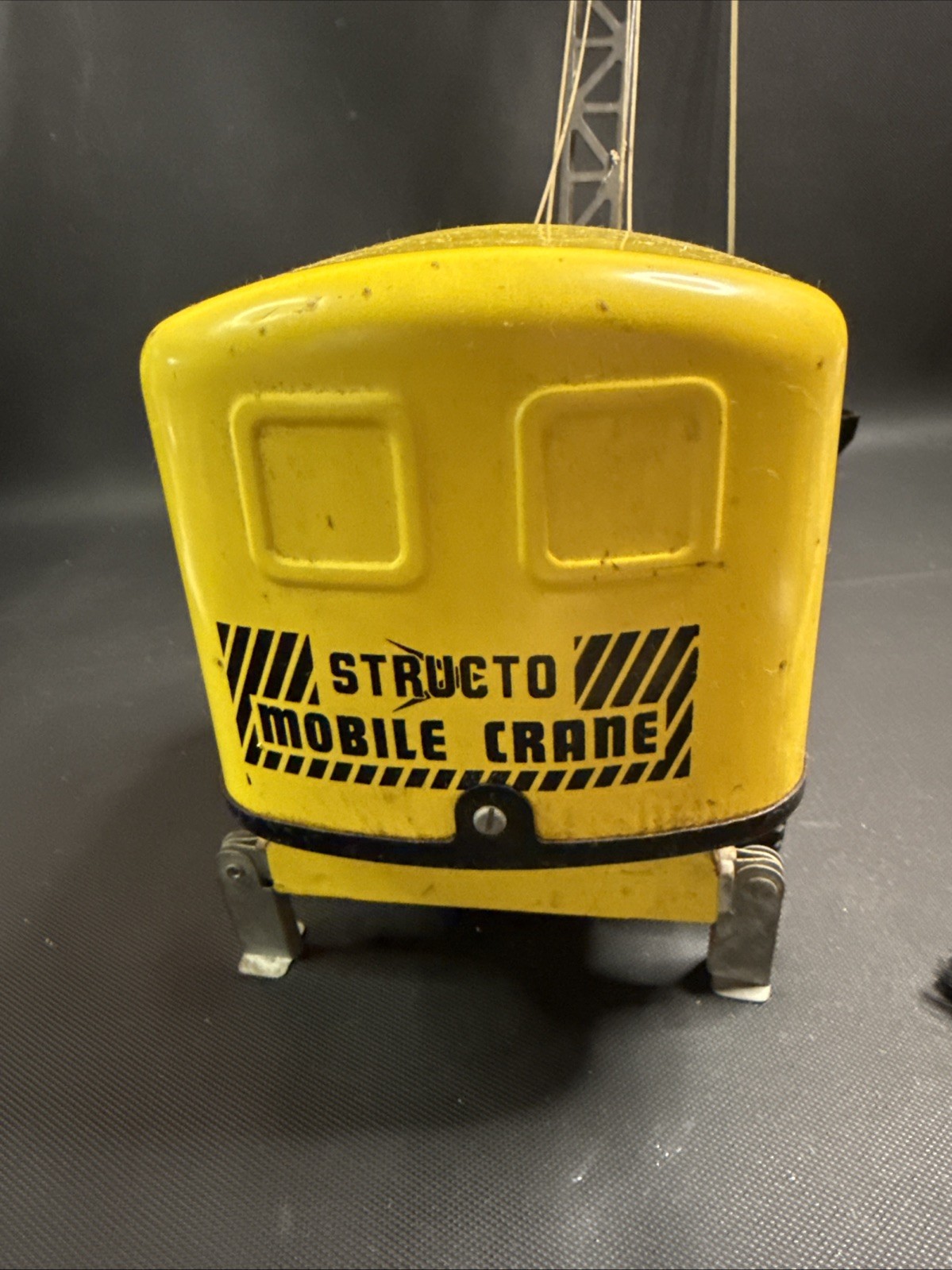 VINTAGE STRUCTO MOBILE CRANE PRESSED STEEL READ