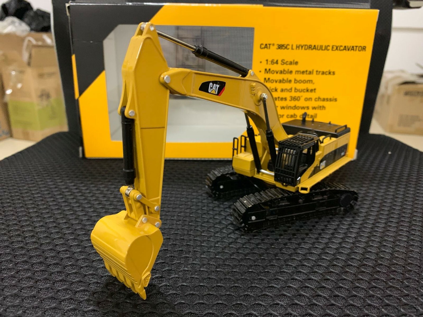 CAT 1/64 Catepillar 385C Alloy Excavator Model 55203 Diecast Engineering Vehicle