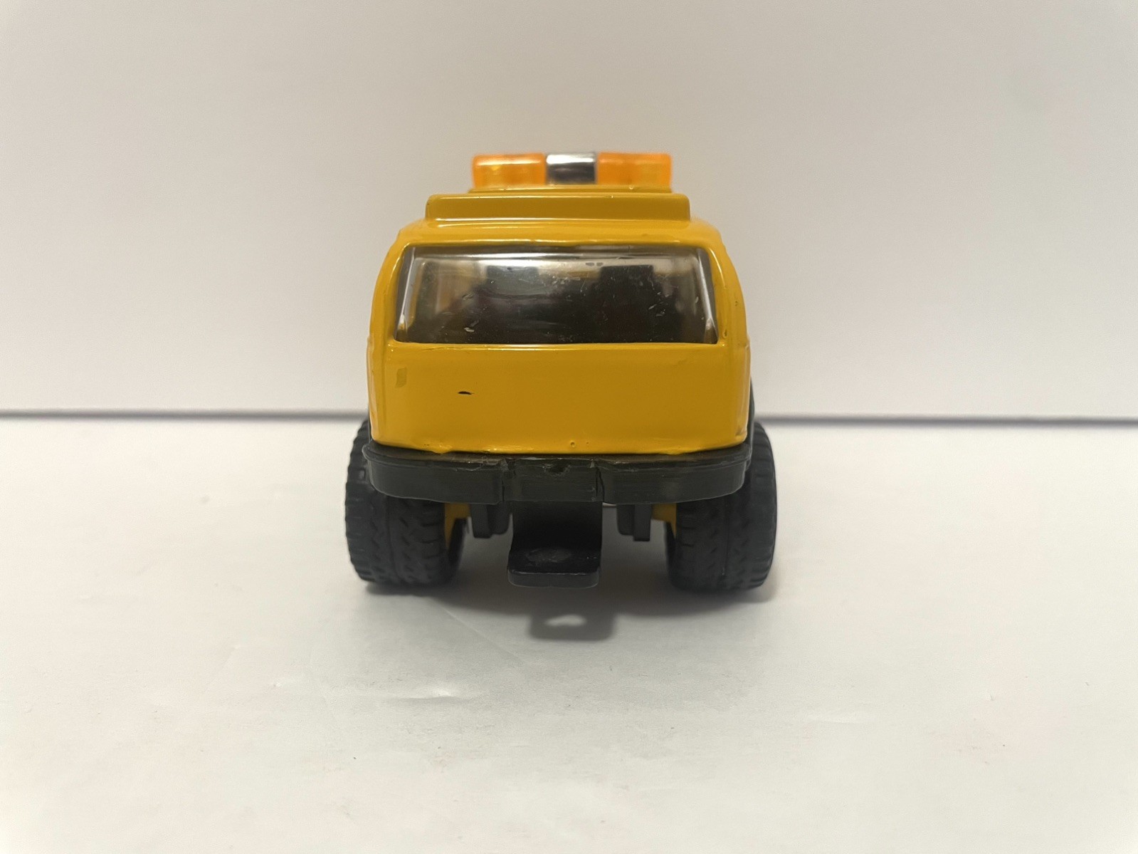 Soma Mighty Wheels Construction Company 4wd SUV Yellow Diecast 4″ Long