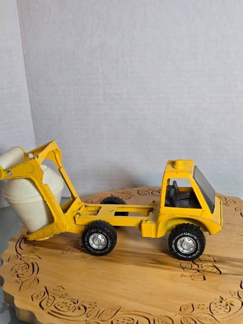1975 Gabriel cast aluminum cement truck dumper