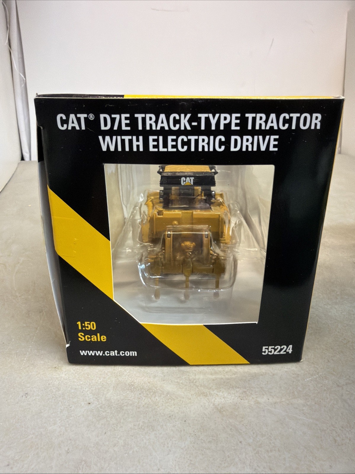 NORSCOT 1:50 SCALE CATERPILLAR CAT D7E TRACK-TYPE TRACTOR DIE-CAST MODEL 55224