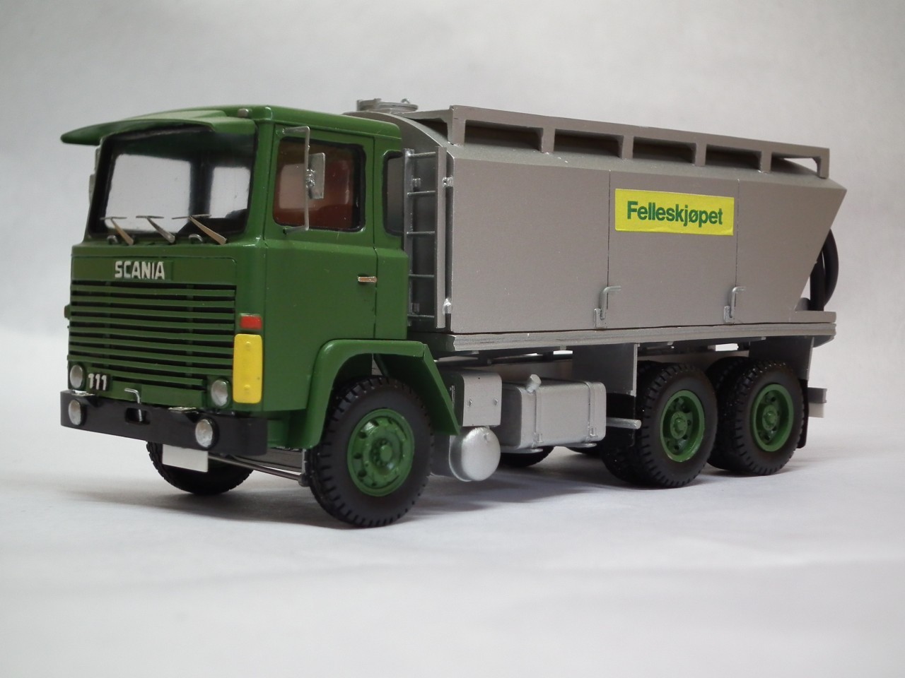 Resin 1/50 Scania 111 Kraftfor – Ready Made by Fankit Models