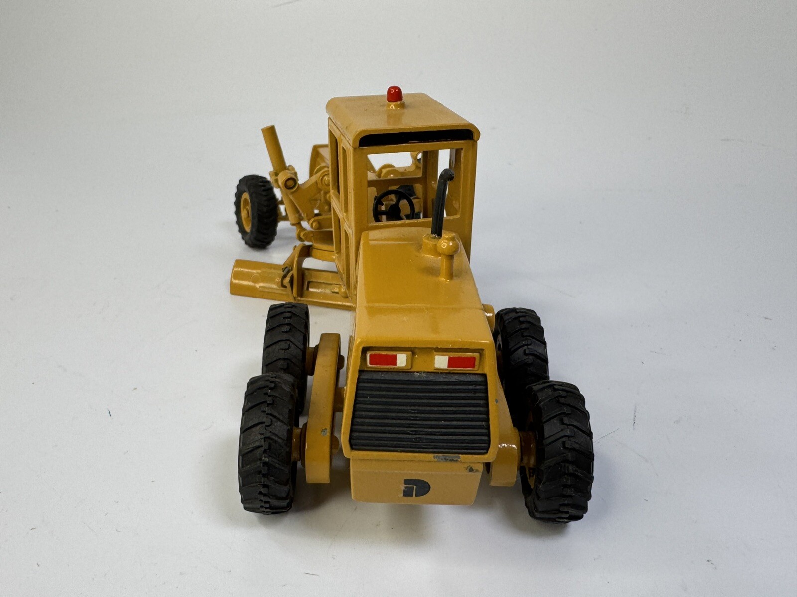 Preowned Dresser A450E Grader – 1/50 – Minimac #M-9.1, Needs Repairs