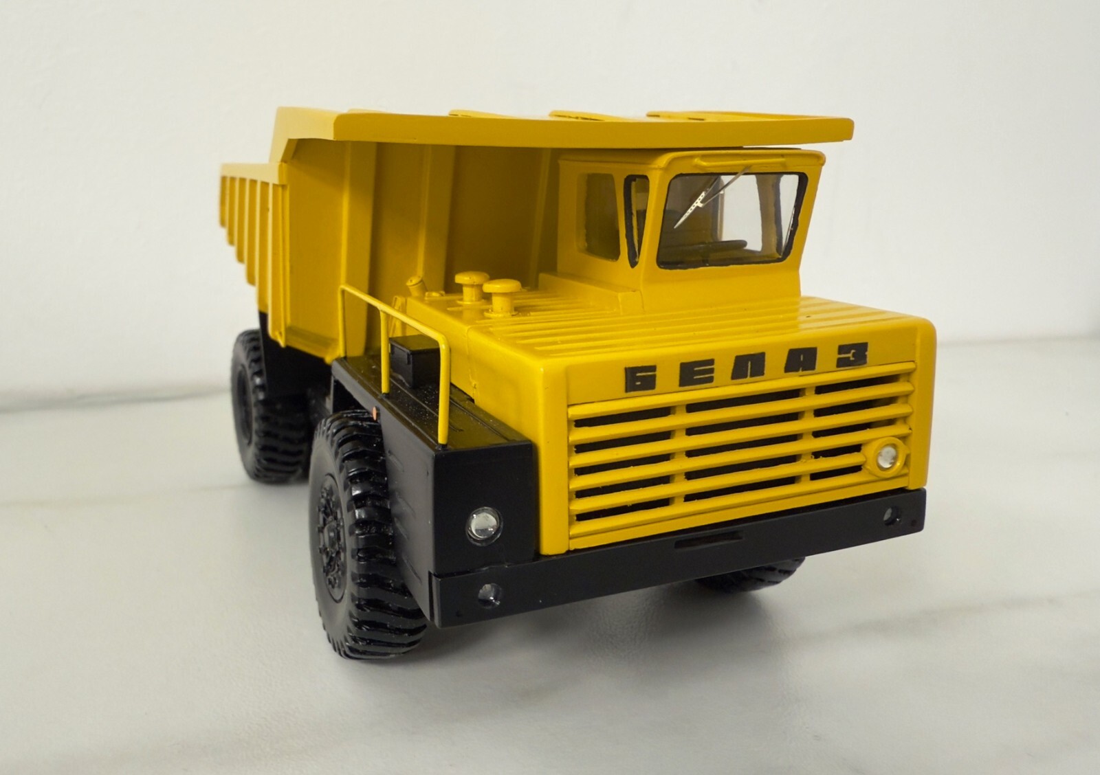 Resin 3D 1/50 BelAZ 540A Dump – Custom Built by Fankit Models