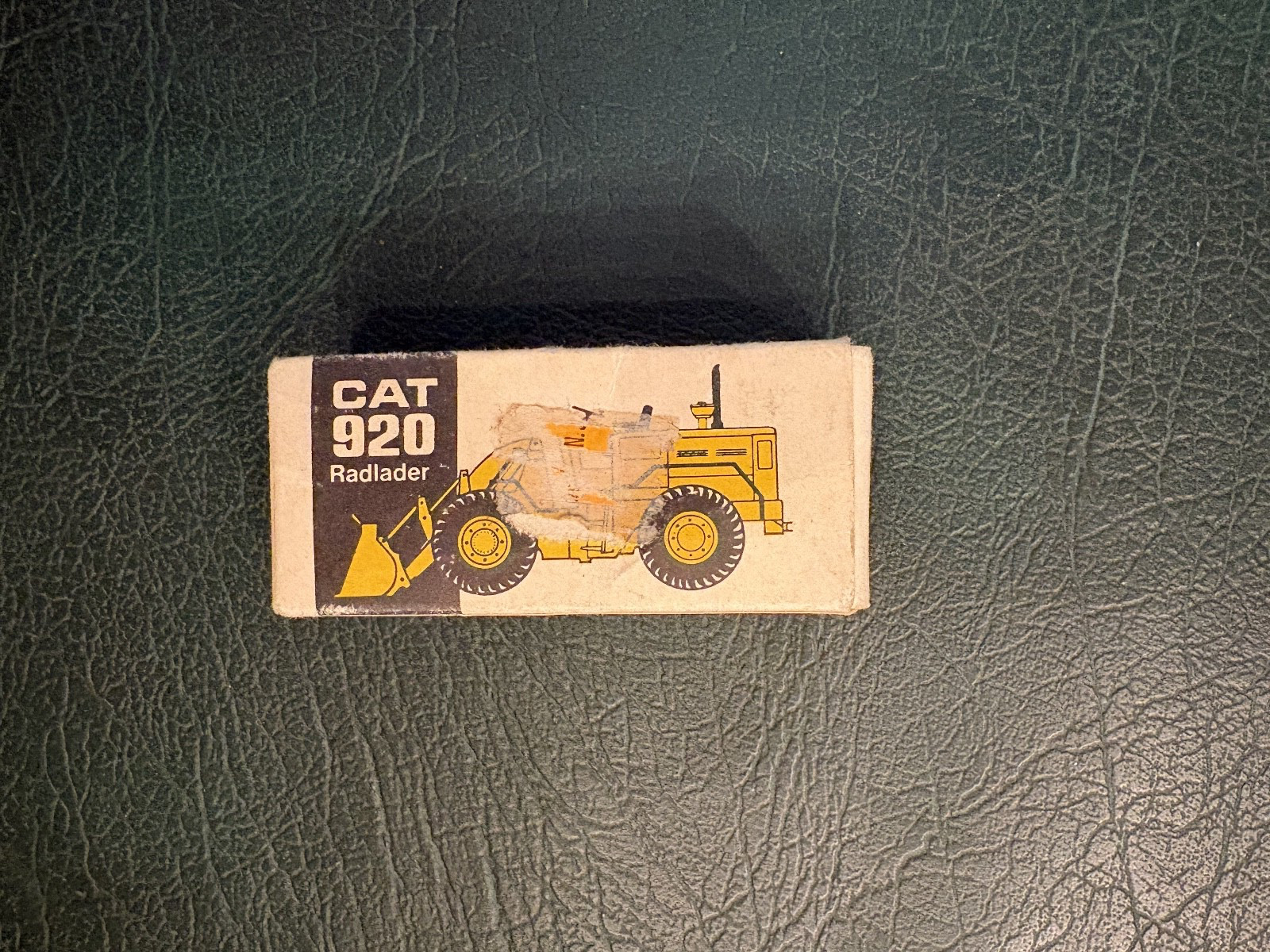 NZG 112 Caterpillar 920 Radloader Wheel Loader HO Scale In Box