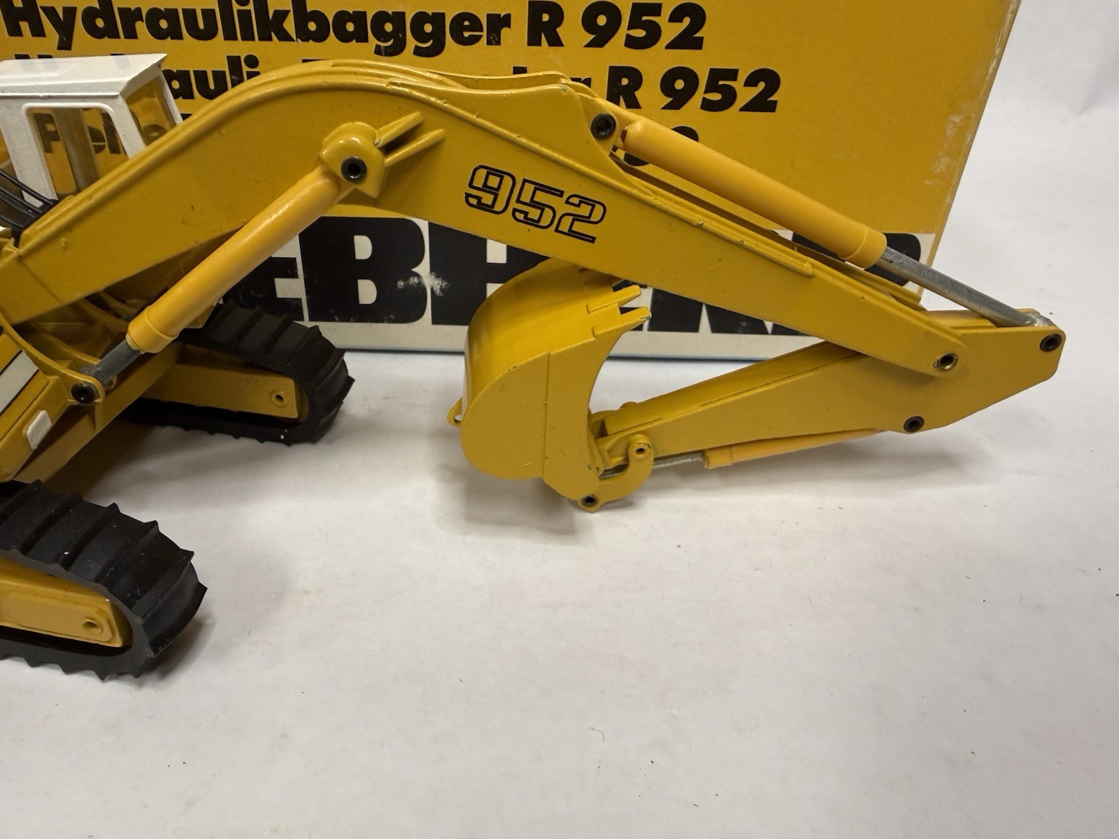 Conrad Liebherr R952 Hydraulic Excavator Diecast Model 1:50 W. Germany w/ Box C4