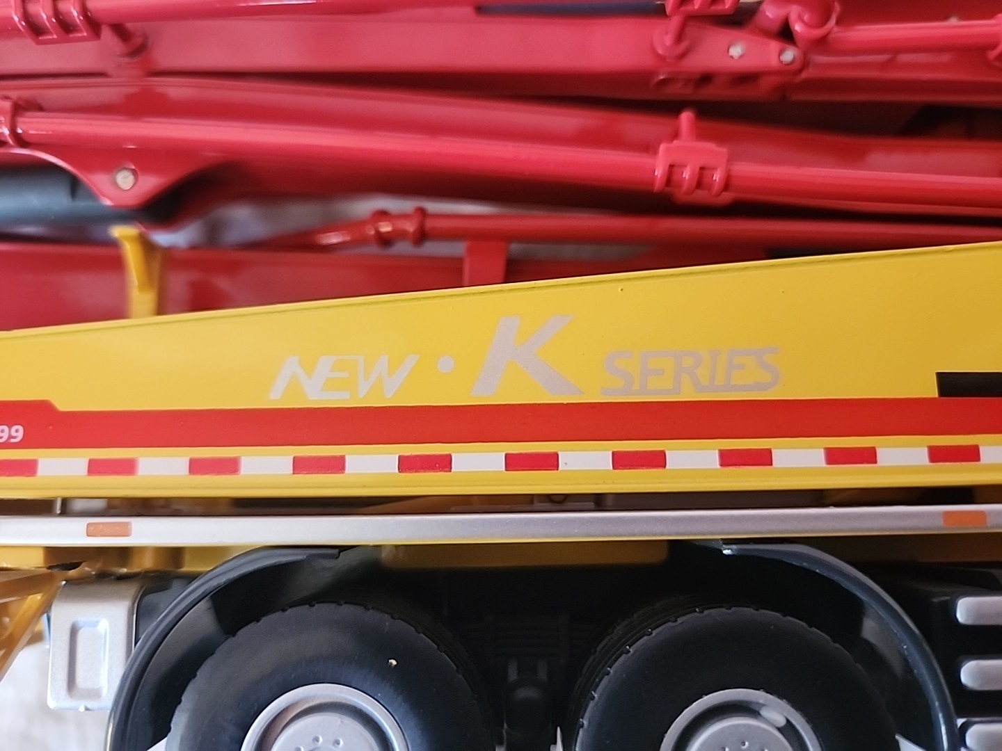 Sany Concrete Pump Truck Mercedes Chassis Die Cast Model 16″ Long B56K-7X 1:32