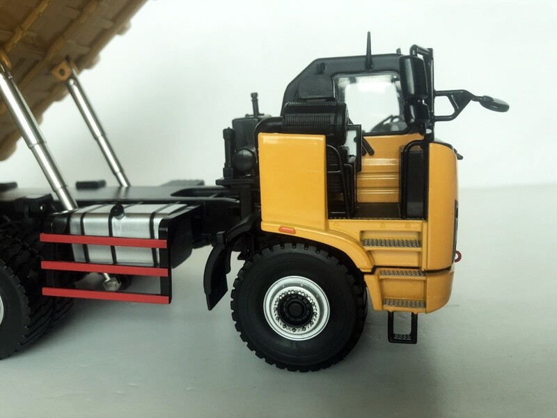 1:35 31CM SANYI SKT105S WIDE BODY DUMPTRUCK Construction Equipment Diecast Model