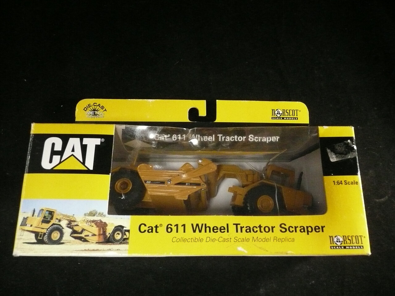 Norscot CAT 611 Wheel Tractor Scraper 1:64 Scale