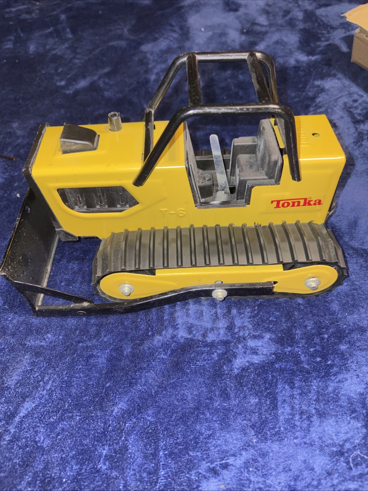 Vintage Tonka T-6 Bulldozer Pressed Steel Construction Toy Tractor