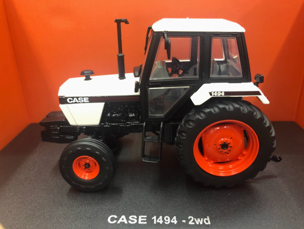1:32 UH CASE 1494-2WD Tractor Farm Vehicle Equipment Machine Diecast Model