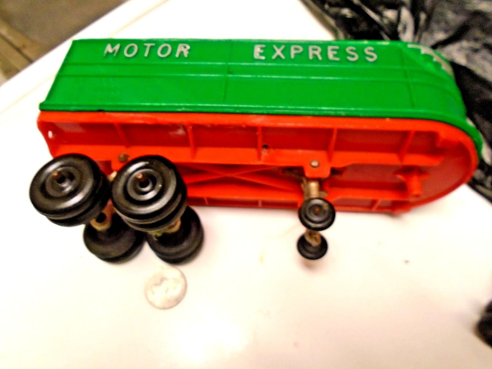 1950’s Hubley Kiddie Toy #352 MOTOR EXPRESS Tractor and Trailer …Nice READ!