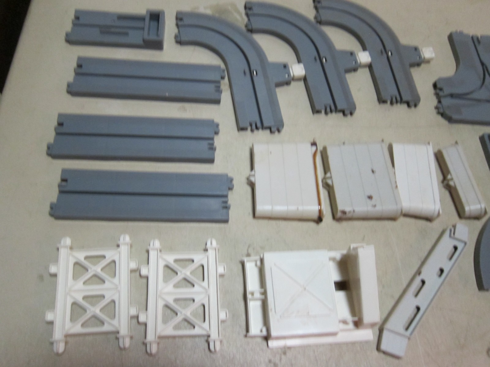VTG 1977 Tomy Big Loader Construction set INCOMPLETE #5001, Parts as shown