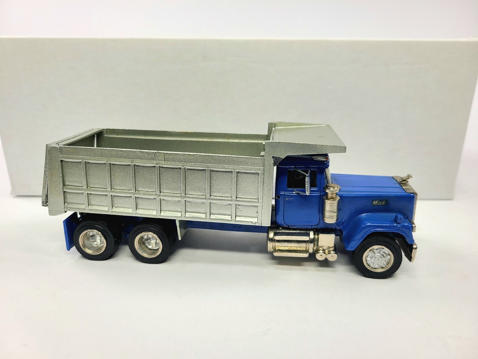 Mack Superliner 6×4 Dump Truck – Blue – ASAM Smith 1:48 Scale Diecast Model