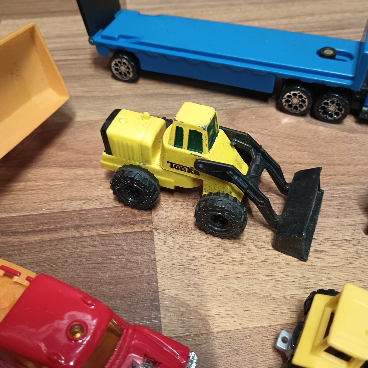 Toy Construction Vehicles Semis/Dozer/Dump Truck/Tow Truck/Mixer 1/64 Lot Of 20+