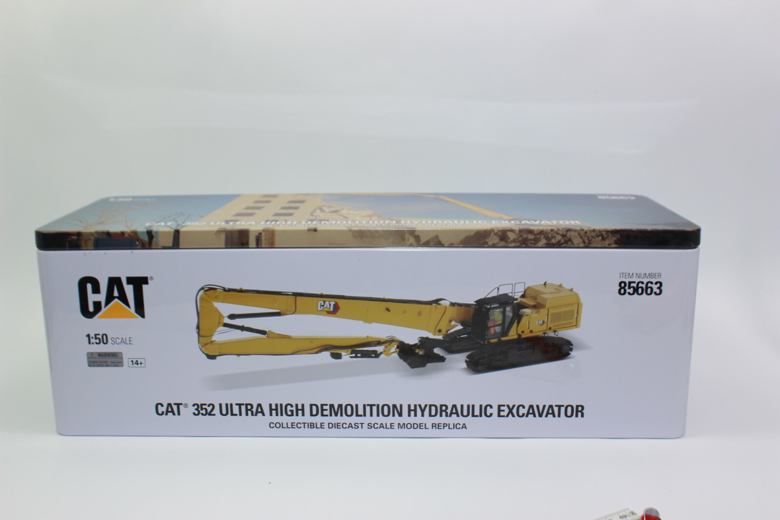 Diecast Master 85663 Cat 352 UHD Caterpillar Demolition Excavator Next Gen 1:50