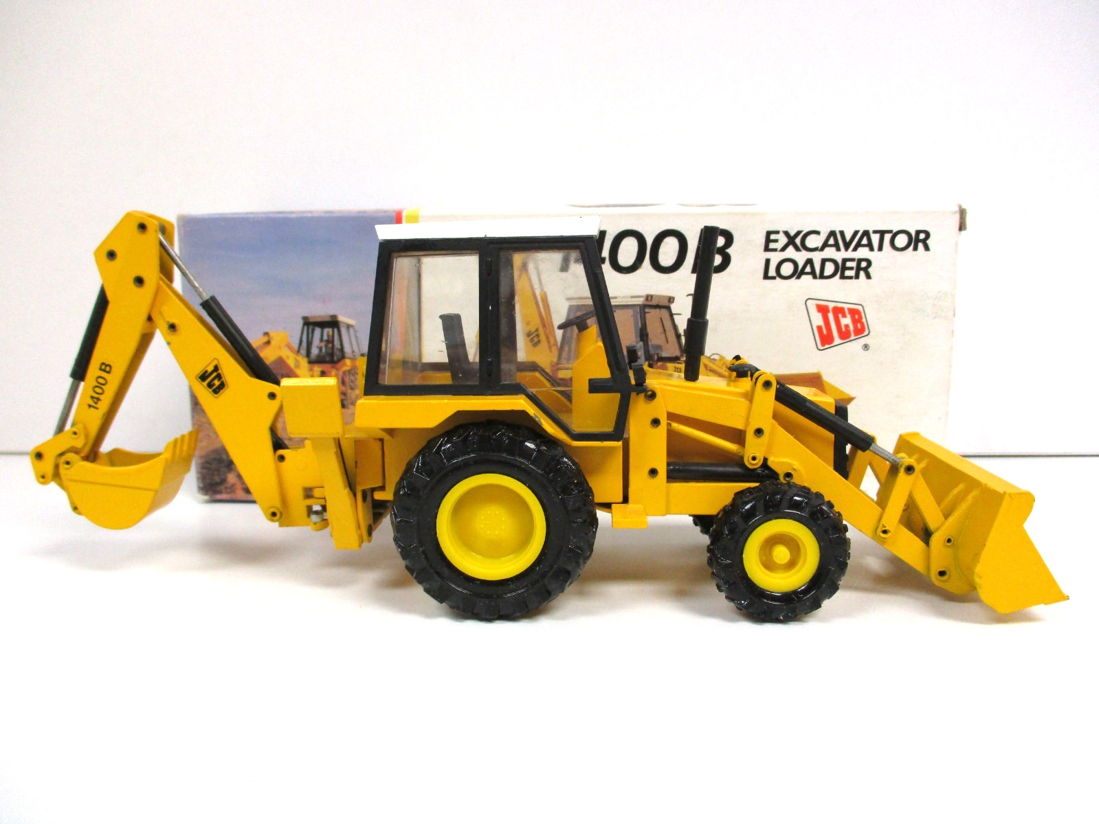 NZG – JCB 1400B EXCAVATOR FRONTEND LOADER / BACKHOE – 1/35 DIECAST – READ